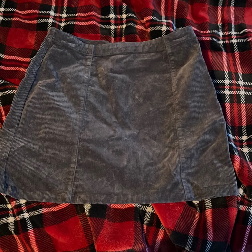 black skirt